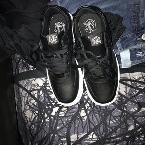 Nike shoes BLk&white